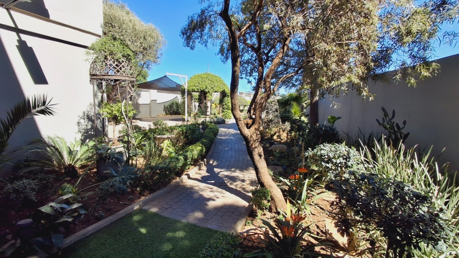 5 Bedroom Property for Sale in Roodia Free State